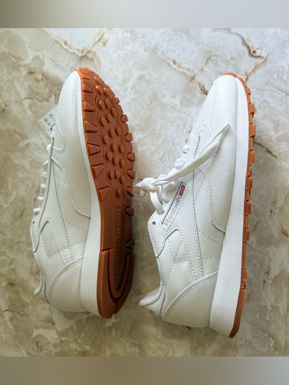 Reebok Classic Leather White Gray Gum Sneakers Women’s Size 8 NWT